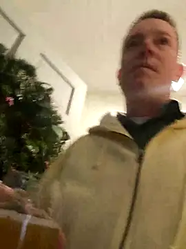 Bigtater1999 online show from December 17, 2025, 10:27 pm