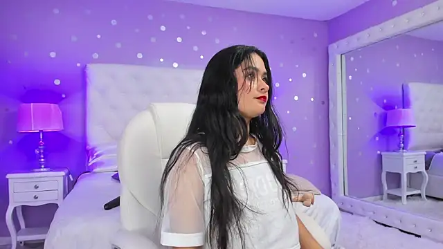 Snapshot of scarlette_15_ chatting on January 8, 2025, 9:42 am scarlette 15 online show from January 8, 2025, 9:42 am