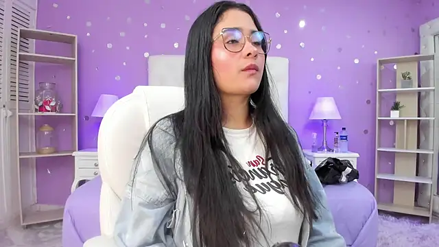 scarlette 15  online show from January 15, 2026, 3:22 am