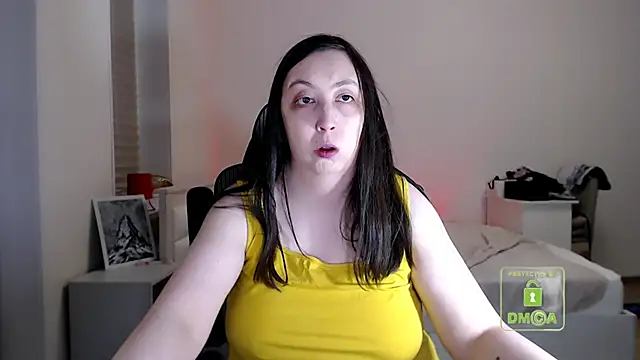 cute and hot online show from April 19, 2026, 6:10 pm