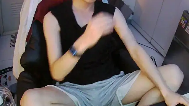 Ray175oo online show from April 4, 2026, 4:15 pm