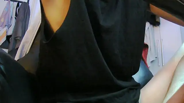 Ray175oo online show from April 8, 2026, 6:08 pm