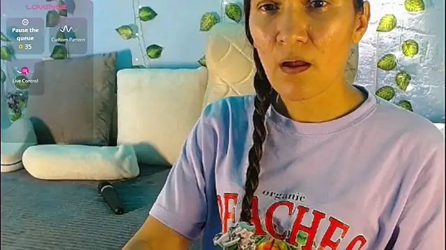 venus swet  online show from October 20, 2025, 12:44 am