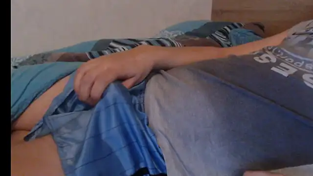 Snapshot of Shortboy84 chatting on January 30, 2025, 5:41 am Shortboy84 online show from January 30, 2025, 5:41 am