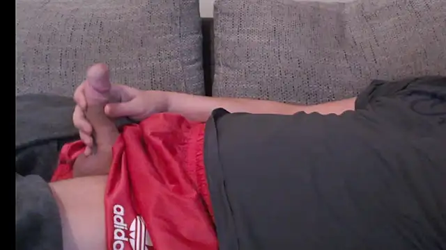 Snapshot of Shortboy84 chatting on February 9, 2025, 7:27 am Shortboy84 online show from February 9, 2025, 7:27 am