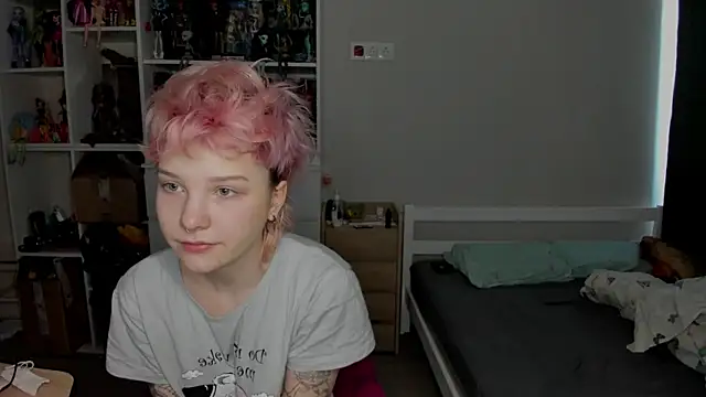 School Love online show from January 18, 2026, 7:56 am