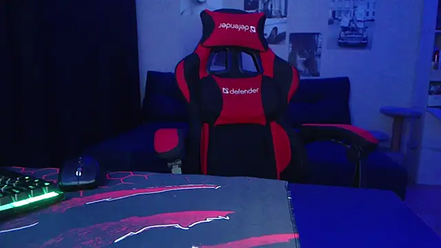 Fluffy Tiffy online show from November 28, 2025, 12:24 am