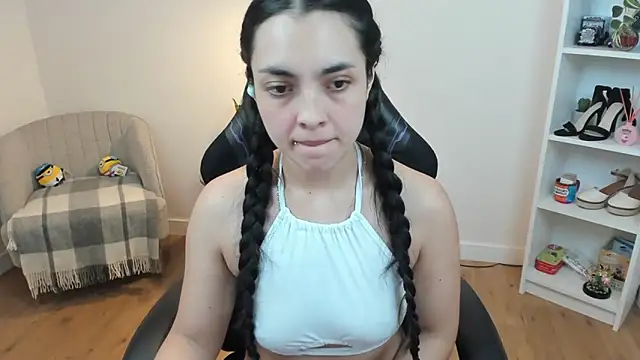 Snapshot of _BellaEvans_ chatting on January 20, 2025, 12:07 pm BellaEvans online show from January 20, 2025, 12:07 pm