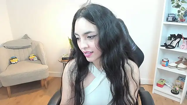 Snapshot of _BellaEvans_ chatting on January 28, 2025, 8:57 am BellaEvans online show from January 28, 2025, 8:57 am