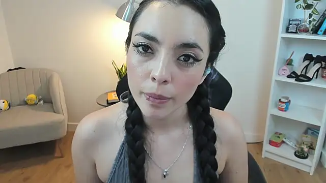Snapshot of _BellaEvans_ chatting on March 5, 2025, 12:00 pm BellaEvans online show from March 5, 2025, 12:00 pm