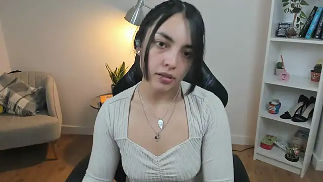 Snapshot of _BellaEvans_ chatting on March 12, 2025, 5:46 am BellaEvans online show from March 12, 2025, 5:46 am
