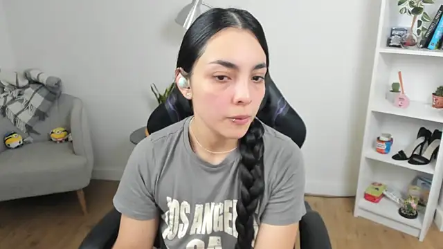 Snapshot of _BellaEvans_ chatting on March 17, 2025, 5:34 am BellaEvans online show from March 17, 2025, 5:34 am