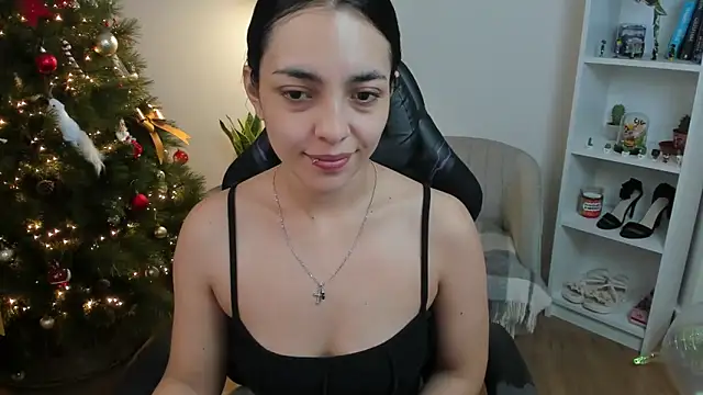  BellaEvans  online show from December 5, 2025, 5:49 am