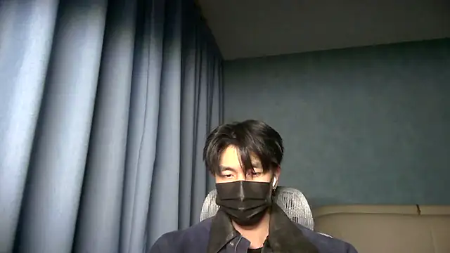 wuzhimao0207 online show from May 22, 2026, 5:07 pm