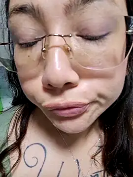 Mia Ruiz online show from October 30, 2025, 2:13 am