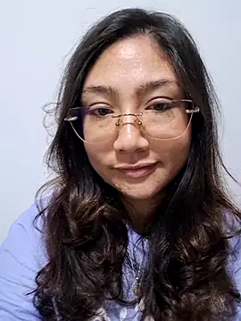 Mia Ruiz online show from November 2, 2025, 2:14 am