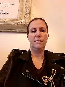 Snapshot of Angelacoquine chatting on December 17, 2024, 9:50 am Angelacoquine online show from December 17, 2024, 9:50 am