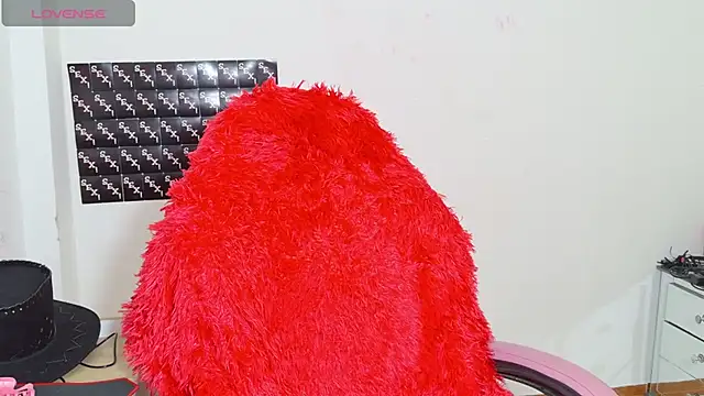 Snapshot of RoxaneEvans_ chatting on November 6, 2025, 6:20 pm RoxaneEvans online show from November 6, 2025, 6:20 pm