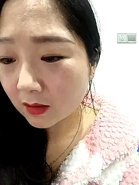 Snapshot of AHL756 chatting on January 14, 2025, 12:14 pm AHL756 online show from January 14, 2025, 12:14 pm