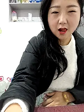 Snapshot of AHL756 chatting on February 16, 2025, 5:59 am AHL756 online show from February 16, 2025, 5:59 am