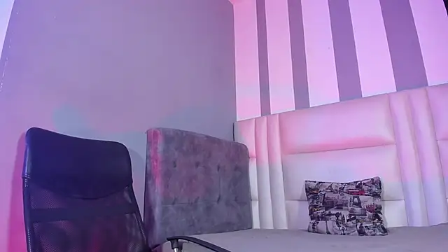 Snapshot of charolbruce_1 chatting on January 11, 2025, 9:46 pm charolbruce 1 online show from January 11, 2025, 9:46 pm