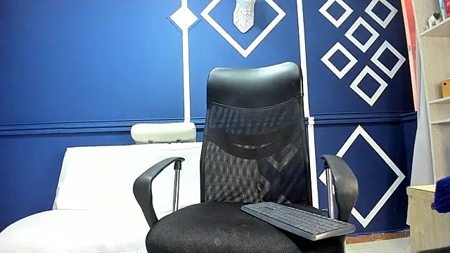 Snapshot of charolbruce_1 chatting on February 10, 2025, 12:50 pm charolbruce 1 online show from February 10, 2025, 12:50 pm