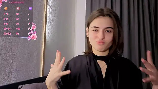 Snapshot of AmiCumOn chatting on October 18, 2025, 9:21 am AmiCumOn online show from October 18, 2025, 9:21 am