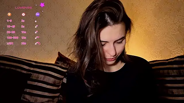 Snapshot of AmiCumOn chatting on November 9, 2025, 10:13 am AmiCumOn online show from November 9, 2025, 10:13 am