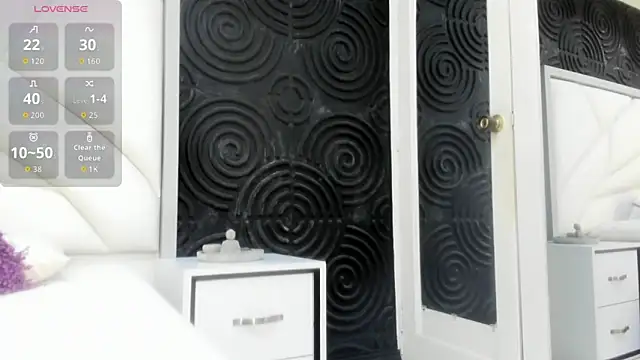 AbigailWilliams  online show from November 18, 2025, 11:14 am