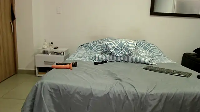 AnnieRoss69 online show from October 4, 2025, 9:02 pm