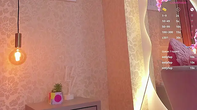 Snapshot of salome-brown chatting on December 19, 2024, 3:40 am salome-brown online show from December 19, 2024, 3:40 am