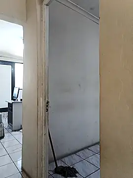 Snapshot of SexyHipsStar chatting on October 9, 2025, 8:34 am SexyHipsStar online show from October 9, 2025, 8:34 am