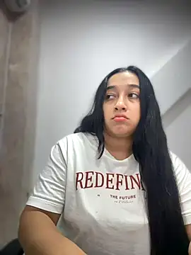 cata megan online show from November 25, 2025, 6:02 am