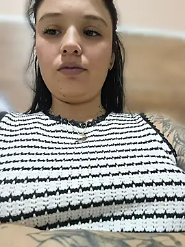 LorenRosse online show from July 8, 2026, 11:42 pm