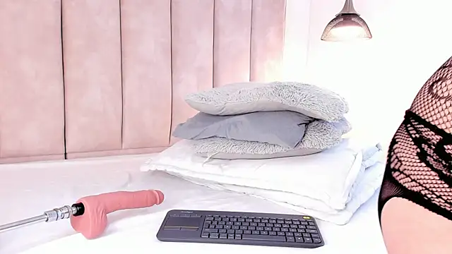 Julieta Jane online show from October 25, 2025, 3:47 am