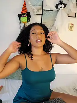 sara sophieee online show from October 27, 2025, 5:39 pm