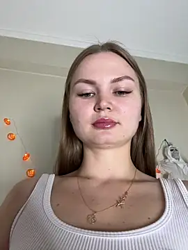 NickiLike online show from October 27, 2025, 6:01 pm