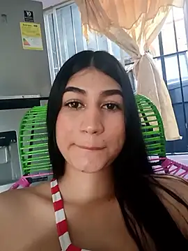 Julix A online show from February 4, 2026, 9:20 pm