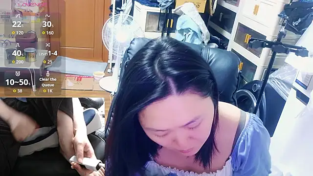 rami0428 online show from April 12, 2026, 10:15 pm