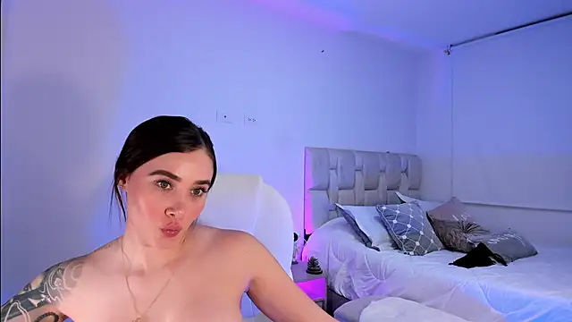 Snapshot of Lanataylor- chatting on March 11, 2025, 11:59 pm Lanataylor- online show from March 11, 2025, 11:59 pm