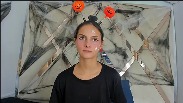 ninaht online show from October 24, 2025, 8:49 pm