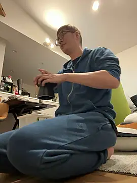 kensnb online show from November 19, 2025, 8:31 pm