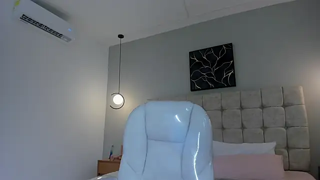 Amber hot22 online show from November 6, 2025, 8:10 pm