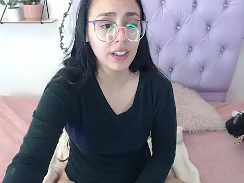 Freyja 01 online show from September 14, 2025, 3:38 am