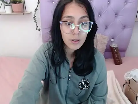 Freyja 01 online show from October 18, 2025, 12:02 am