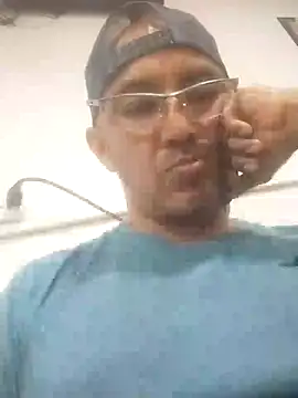 Snapshot of exmilitary chatting on January 28, 2025, 1:18 am exmilitary online show from January 28, 2025, 1:18 am