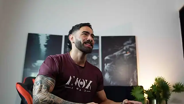 Snapshot of Austin_bolt chatting on October 2, 2025, 1:34 am Austin bolt online show from October 2, 2025, 1:34 am