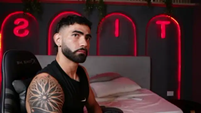 Snapshot of Austin_bolt chatting on November 3, 2025, 2:13 am Austin bolt online show from November 3, 2025, 2:13 am