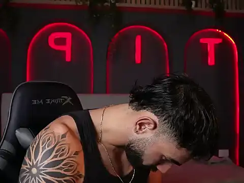 Snapshot of Austin_bolt chatting on November 11, 2025, 3:17 am Austin bolt online show from November 11, 2025, 3:17 am