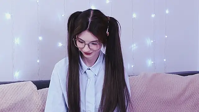 KimWilli online show from January 30, 2025, 4:55 pm